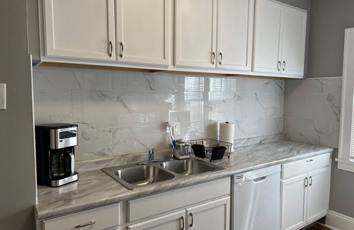 Cleveland Apartamento | Spacious 2 bed room apartment near Shaker, Cleveland clinic, CWRU, Van aken.