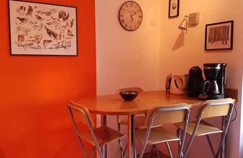 Chantraine Cabaña | Apartamento encantador con jardín, cerca del centro de la ciudad y bien comunicado.