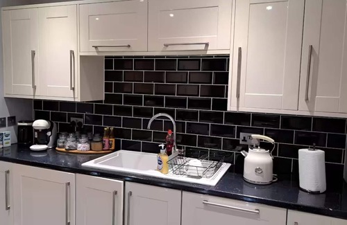 Leabridge Apartamento | Spacious 2 Bed Apt with Balcony in Vibrant Hackney