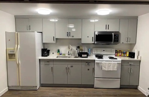 Saskatoon Casa | Spacious 2 bed basement suit in quite neighborhood