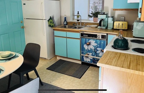 Upper Lonsdale Apartamento | Spacious 2 bed/2 bath garden suite