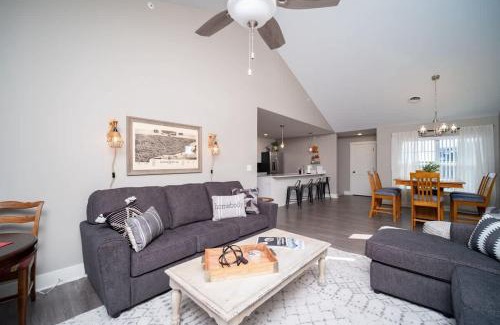 Bettendorf Apartamento | Spacious 2 bed Condo with Office