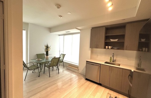 Downsview Condominio | Spacious 2-Bed + Den Condo with Huge Terrace & Stunning Views