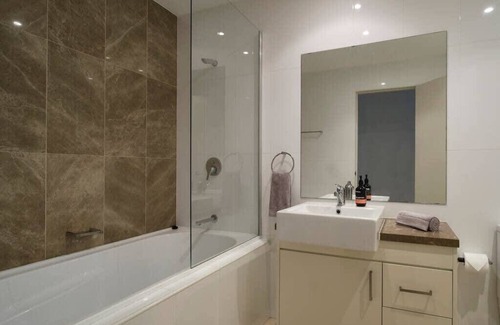 Warrawee Apartamento | Spacious 2 Bed Family Apartment with Garden