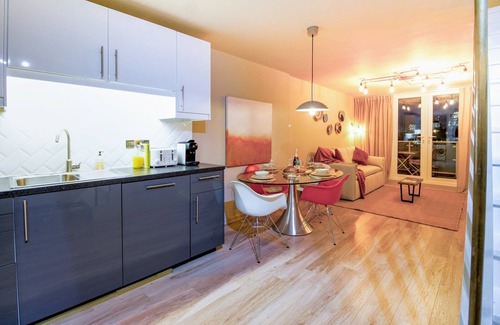 Tower Hamlets Apartamento | Spacious 2-Bed Flat | Sleeps 5 | King Bed | Fast Links to City & Wharf