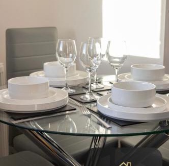 Killingbeck Casa | Spacious 2-Bed House, Free Parking, Fast Wi-Fi, Netflix, Contractors Welcome
