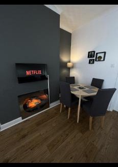 Warrington Casa | Spacious 2 Bed House in Warrington by Eason Stays Ideal for Weekend Getaways & Business Travellers!