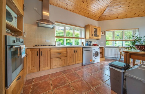 Knockaderry Cross Roads Casa | Spacious 2 bed stone cottage in the Wicklow Mountains