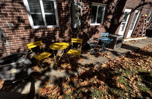 St. Charles Casa | Spacious 2 bed Townhome by StayLage