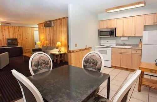 Tahoe Meadows Apartamento | Spacious 2 Bedroom Townhouse in South Lake Tahoe