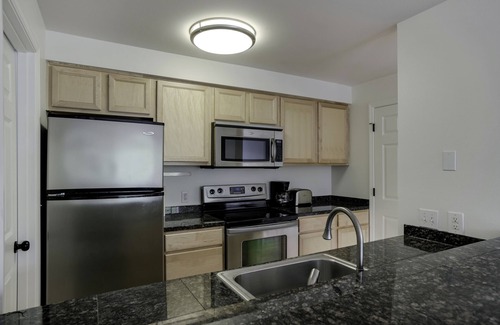 West Woodland Condominio | Amplio condominio de 2 habitaciones y 2 baños en Ballard, Seattle - distrito de la cervecería