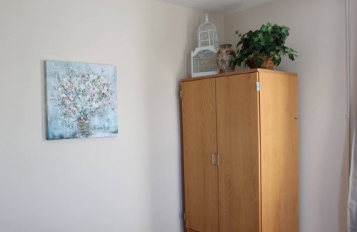 Roselawn Finance Apartamento | Spacious 2 Bedroom Apartment w/ Off-Street Parking