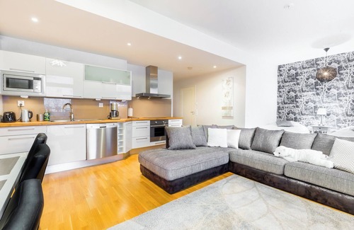 Hietalahti Apartamento | Spacious 2-Bedroom Apartment w/Private Sauna in Central Helsinki