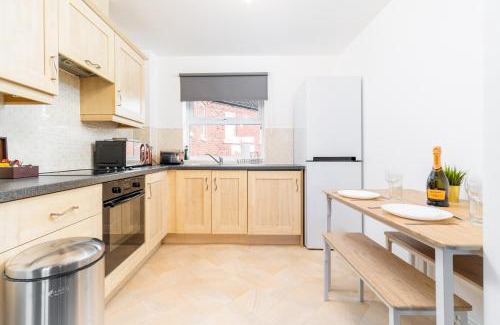 Seisdon Apartamento | Spacious 2 Bedroom Apartment - Parking - Netflix - Wifi - 6CW