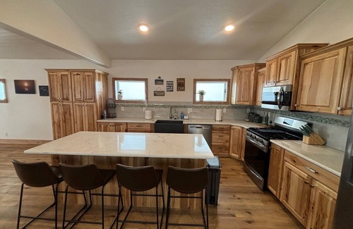 Kamas Casa | Spacious 2 Bedroom Apartment Minutes from Park City Attractions