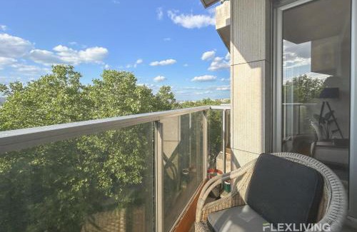 Combat Apartamento | Spacious 2-Bedroom Apartment with Balcony Steps from Buttes-Chaumont Park