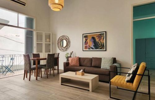 Beirut Apartamento | Spacious 2 Bedroom Apt In Mar Mikhael