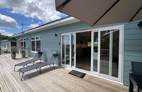 Dartmouth Apartamento | Spacious 2-bedroom chalet with amazing sundeck