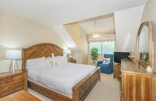 Arcadian Shores Casa | Spacious 2 Bedroom Condo- Vaulted Ceilings and Fireplace- St James Park 12-E