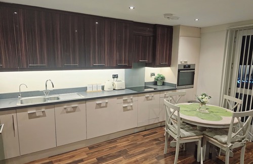 Edgware Apartamento | Spacious 2-bedroom Flat, Edgware, London