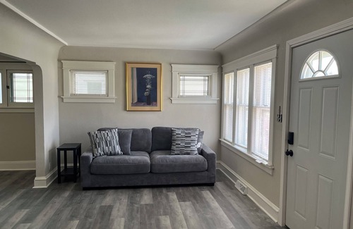 North Milwaukee Casa | Spacious 2-bedroom house with AC, 15min from Downtown Milwaukee
