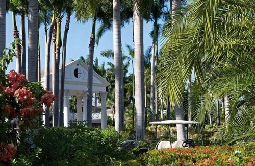 Montego Bay Complejo | Spacious 2 bedroom suite, kitchenette, large private balcony,ocean views