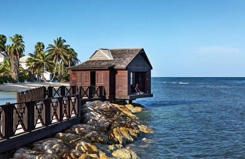 Montego Bay Complejo | Spacious 2 bedroom suite, kitchenette, large private balcony,ocean views