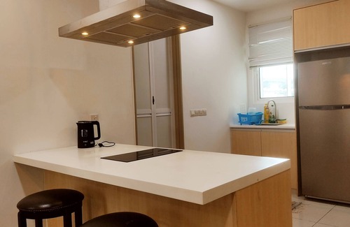 Bayan Lepas Apartamento | Spacious 2-Bedroom with Morning's Sea View & Amenities