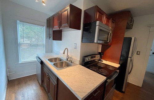 Five Points South Apartamento | Spacious 2-Bedroom Near BJCC & UAB.