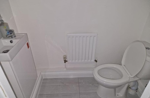 Barnet Apartamento | Spacious 2 Bedroom Town House INC Wifi & Netflix PLUS More