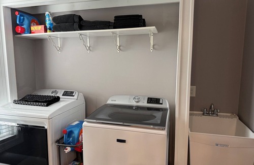 Lexington Apartamento | Spacious 2 Bedroom Upstairs Apt in Lexington/Mansfield Monthly Rates Available