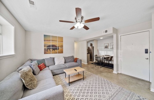 Hanover Place Apartamento | Spacious 2 Bedroom Apartment in Heart of Midtown