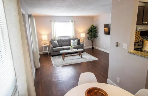 Central Oakland Park Apartamento | Spacious 2-Bedroom Apt near Beaches, Dining & Shops