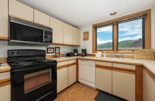 Winter Park Condominio | Crestview Place 607 Sixth Floor Condo en el centro de Winter Park