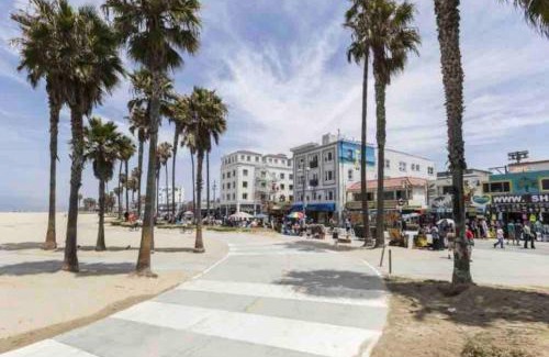 Marina del Rey Apartamento | Spacious 2 Bedroom Venice Beach Villa