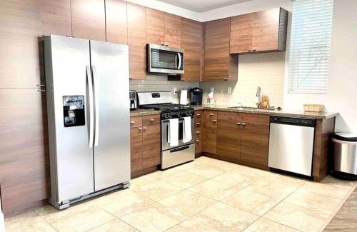 Marina del Rey Apartamento | Spacious 2 Bedroom Venice Beach Villa