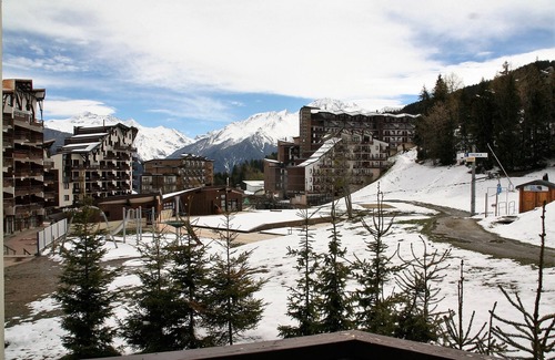 La Perriere Apartamento | Amplio apartamento de 2 dormitorios con excelentes vistas y ubicación en La Tania