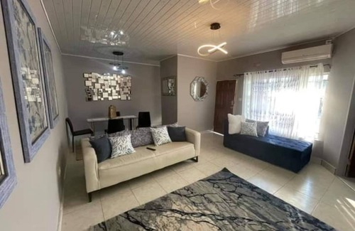 Lusaka Apartamento | Spacious 2 Bedroomed Semi-detached Fully Furnished Apartment Num01