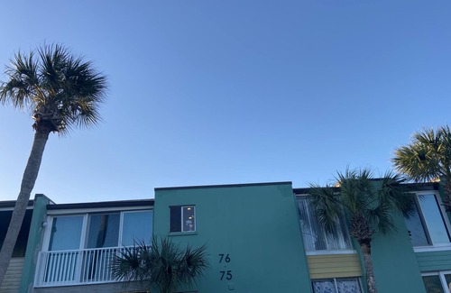 Ormond Beach Condominio | Spacious 2 BR beach condo