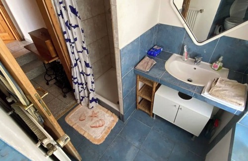 Leverkusen Apartamento | Spacious 2-room apartment with kitchen and bathroom