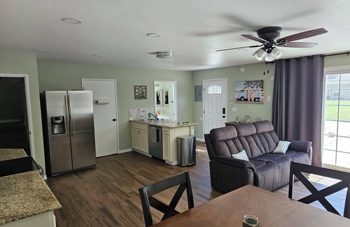 Rosedale Casa | Spacious 2 story 1-bedroom house with pool