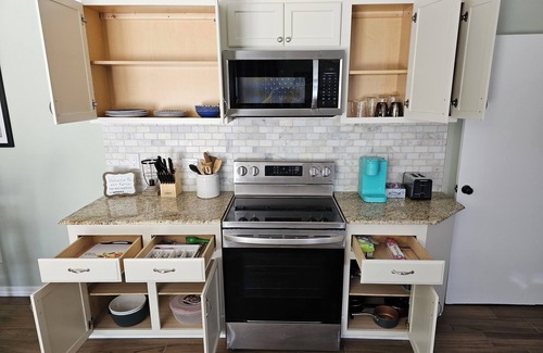 Rosedale Casa | Spacious 2 story 1-bedroom house with pool