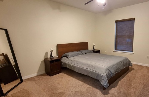 Bayou Oaks Casa | Spacious 2 Story Home Less than 10 minutes to Lido Key