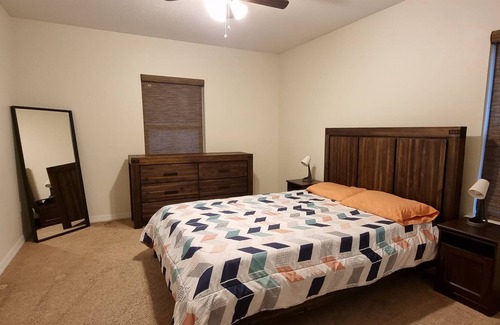Bayou Oaks Casa | Spacious 2 Story Home Less than 10 minutes to Lido Key
