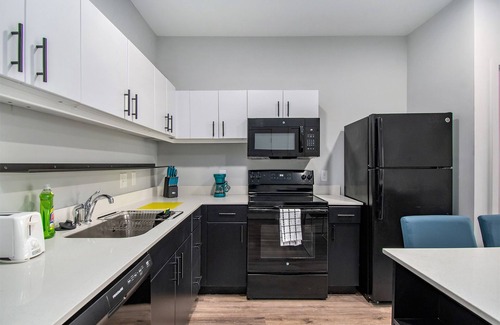 Downtown Omaha Casa | Spacious 2BD/2BA Downtown + Gym