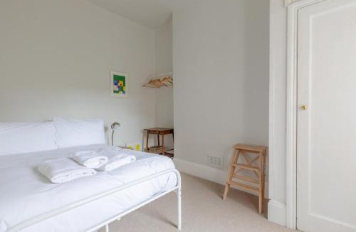 Haverstock Apartamento | Spacious 2BD Flat By Regents Park & Camden Town!