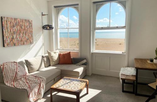 Hythe Casa | Spacious 2BD Flat with Stunning Views Folkestone