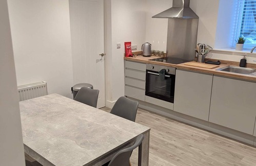 Okehampton Apartamento | Apartamento-Baño Privado-Superking-Vista al Jardín-92F Station Road