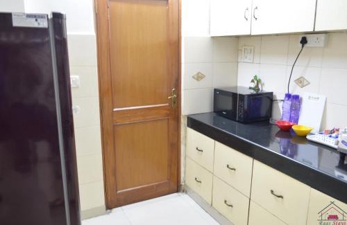 Greater Kailash Apartamento | Spacious 2BHK prime location with big Livingroom 8