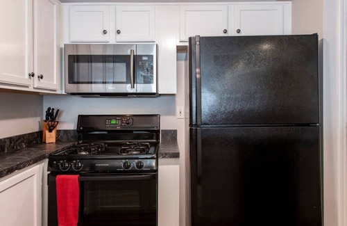 Cherokee Triangle Casa | Spacious 2BR/2.5BA Highlands Townhouse ~ SLEEP 6